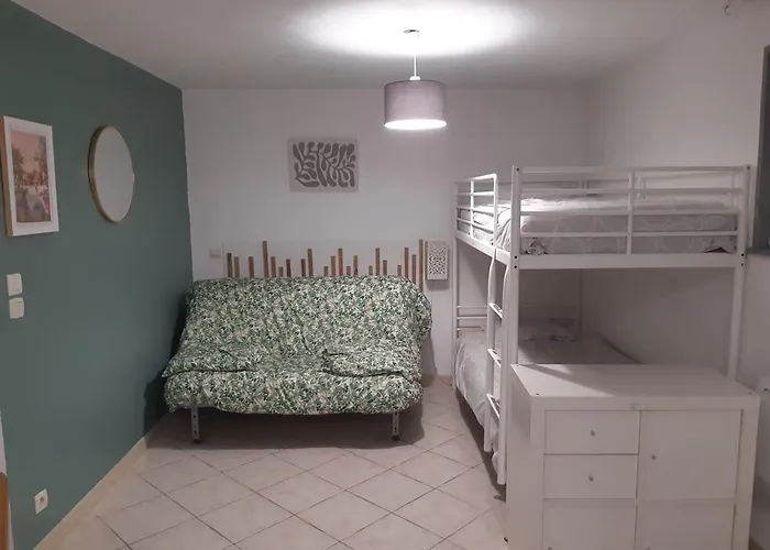Studio Bas De Villa, Jardin Et Spa